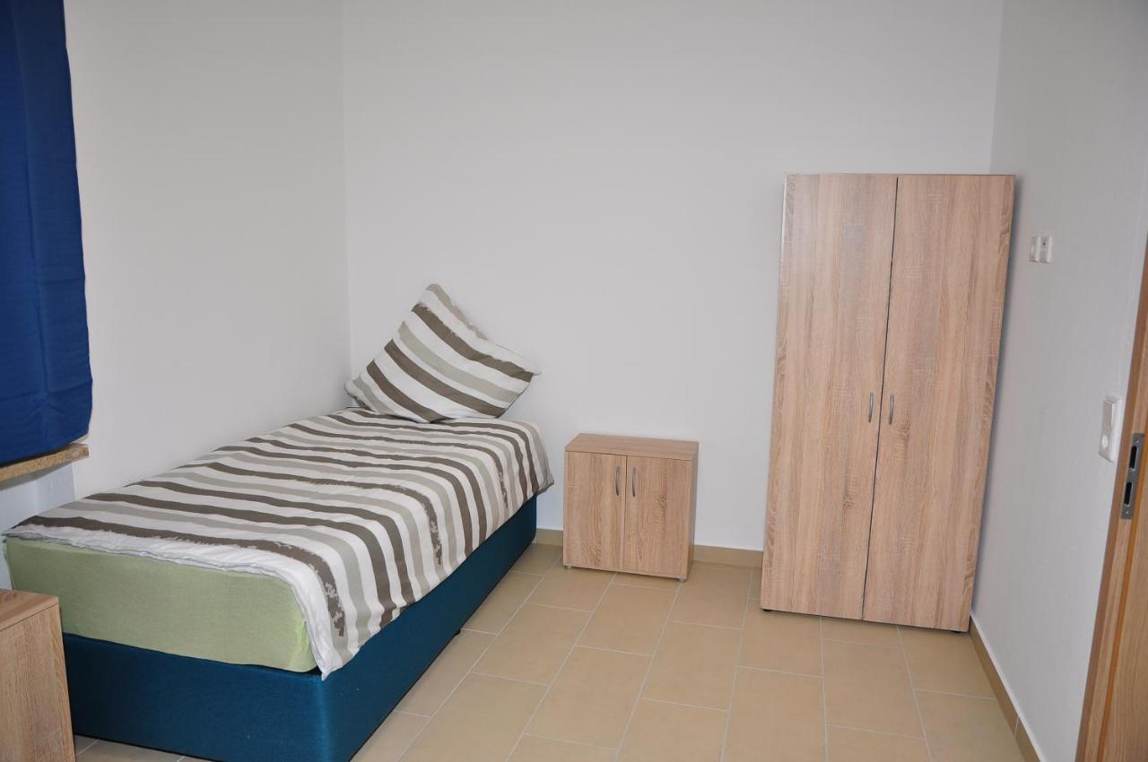 Weisenau Plaza Hostel Mainz Exterior photo