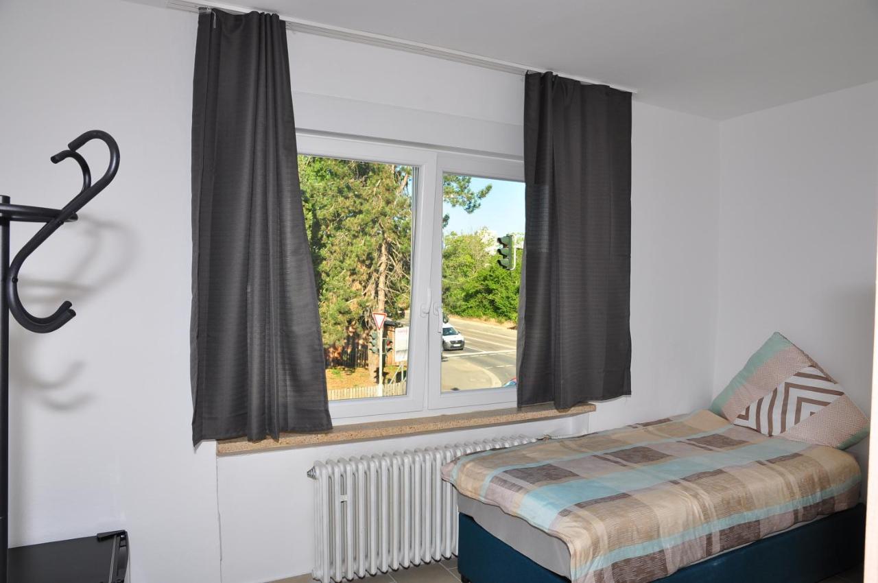 Weisenau Plaza Hostel Mainz Exterior photo